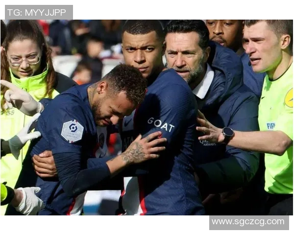 内马尔再度受伤影响巴黎欧冠前景球队能否应对挑战成疑