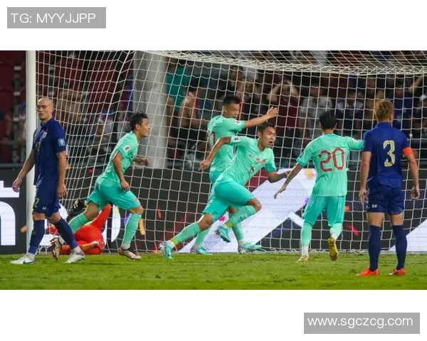 大阪飞脚迎战柔佛展开激烈对抗争夺亚洲足球赛场荣耀 大阪飞脚迎战柔佛展开激烈对抗争夺亚洲足球赛场荣耀